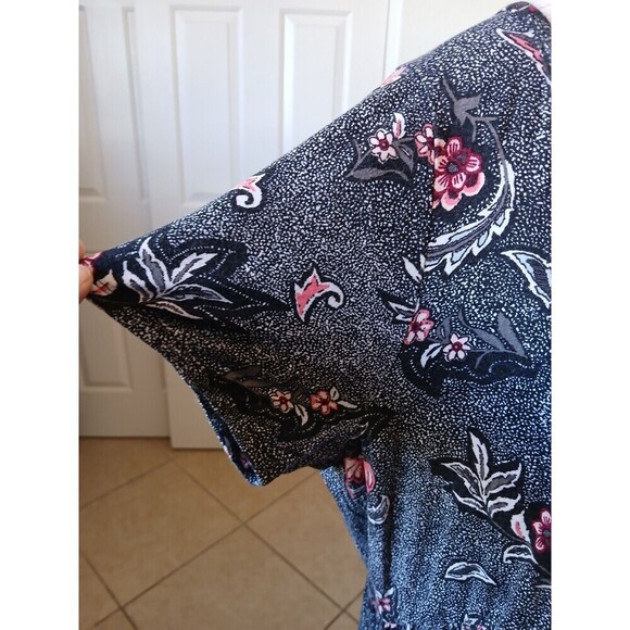 Torrid Women's Floral Short Sleeve Button Up Babydoll Tunic Top Plus Size 2 2X - Picture 5 of 13